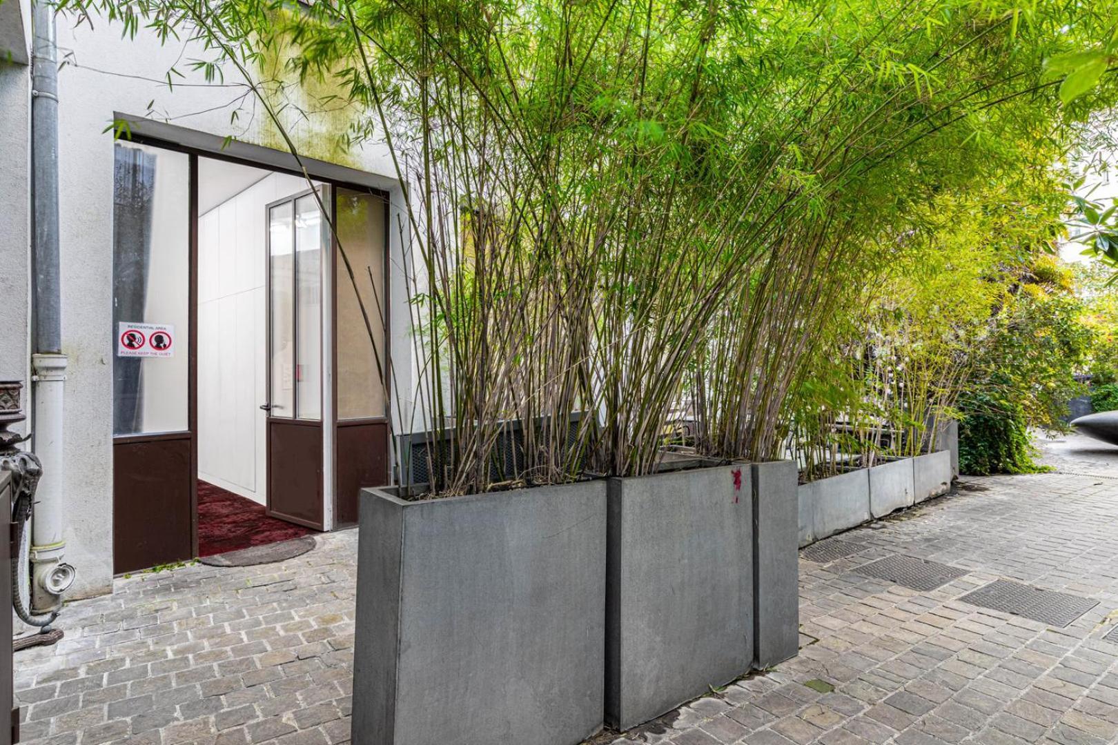Guestready - Artist Loft With A Vertical Garden Paris Exterior photo